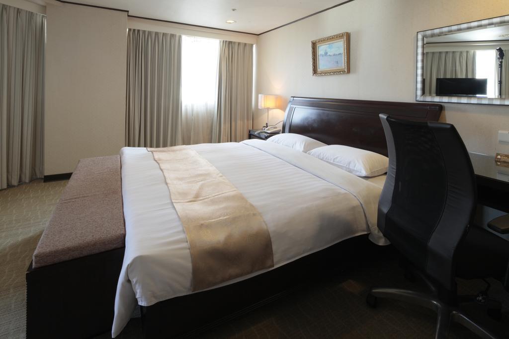 Lincoln Hotel Tainan Eksteriør billede