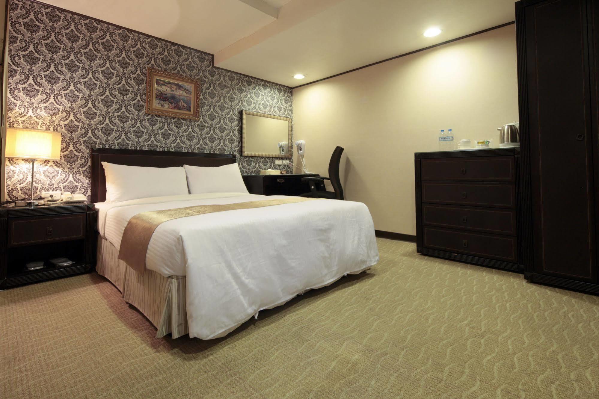 Lincoln Hotel Tainan Eksteriør billede